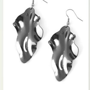 “Fiercely Fall” (Black)